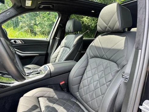 Used 2025 BMW X7 xDrive40i w/ M Sport Package AWD/4WD image 13