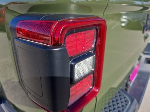 Used 2021 Jeep Gladiator Sport image 34