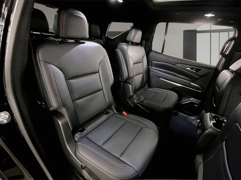 Used 2025 Chevrolet Traverse Z71 w/ Enhanced Driving Package image 23