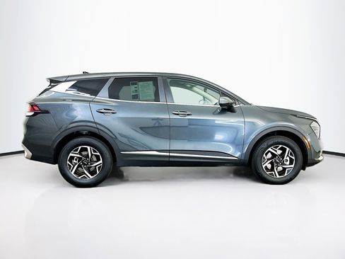 Used 2025 Kia Sportage LX image 10