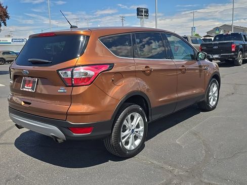 Used 2017 Ford Escape SE AWD/4WD image 3