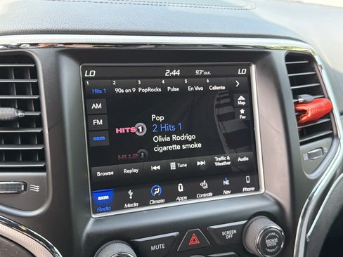 Used 2018 Jeep Grand Cherokee Limited RWD image 34