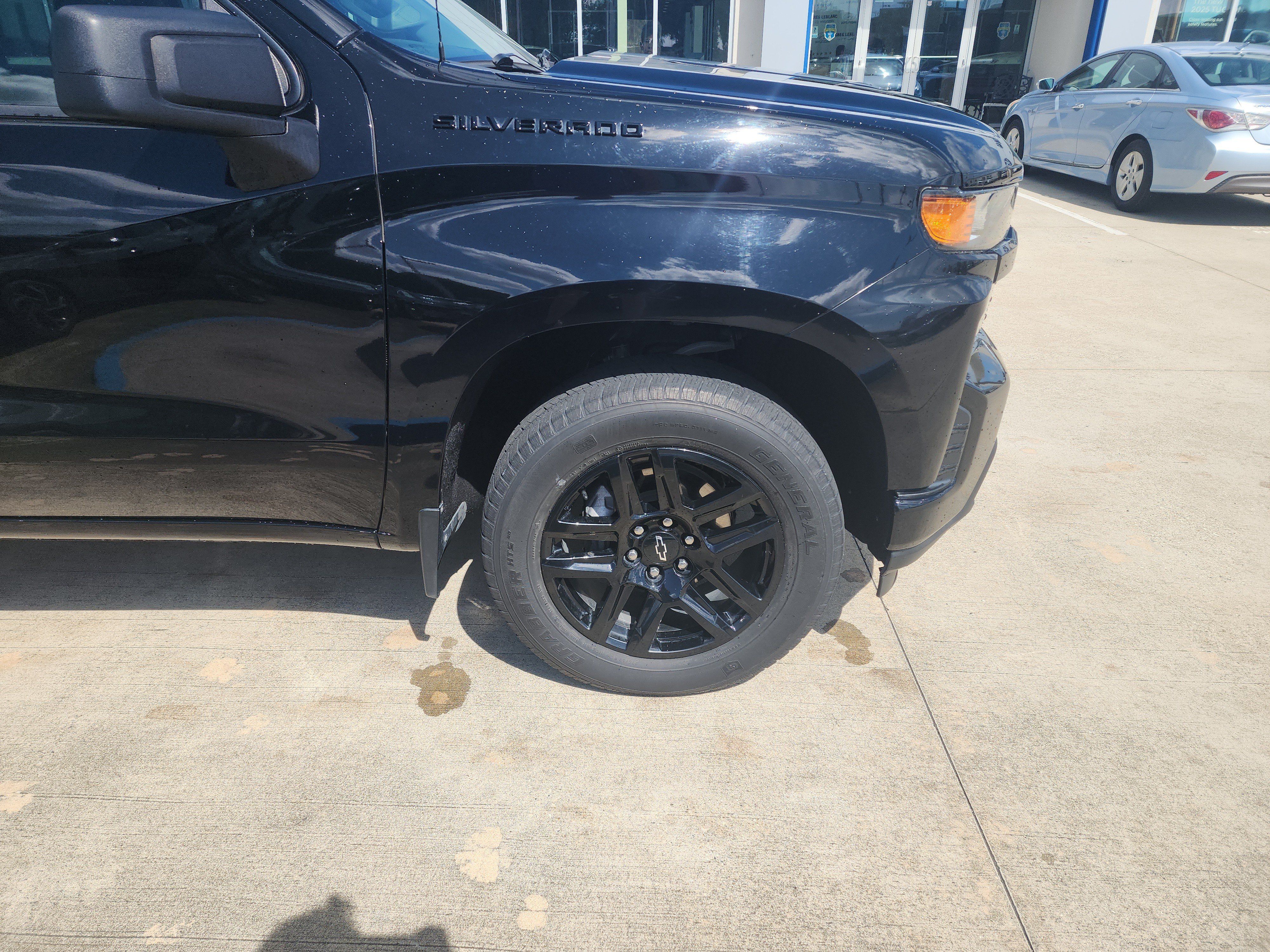 Used 2022 Chevrolet Silverado 1500 Custom w/ Rally Edition RWD image 9