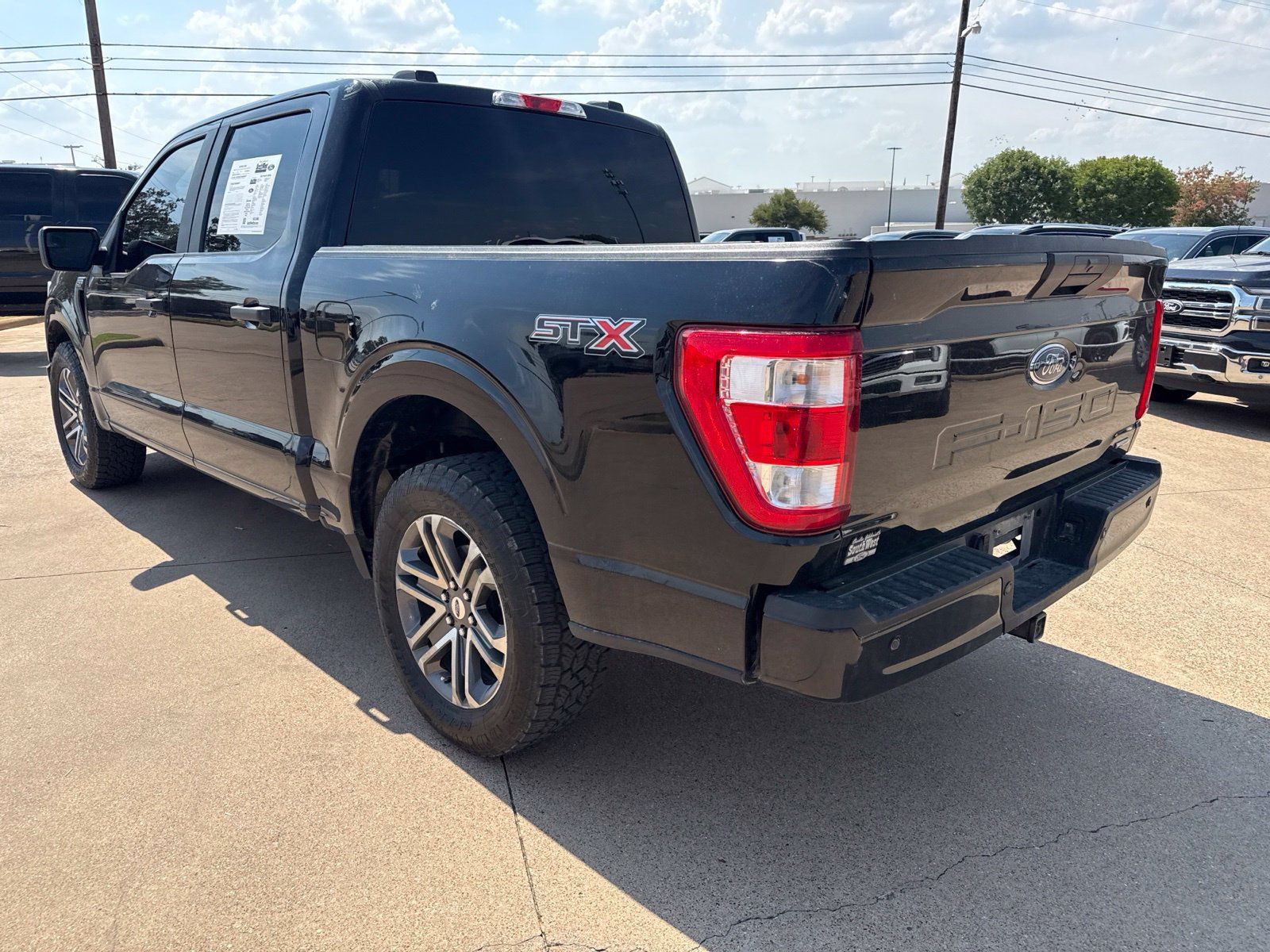 Used 2022 Ford F150 XL w/ STX Appearance Package RWD image 5