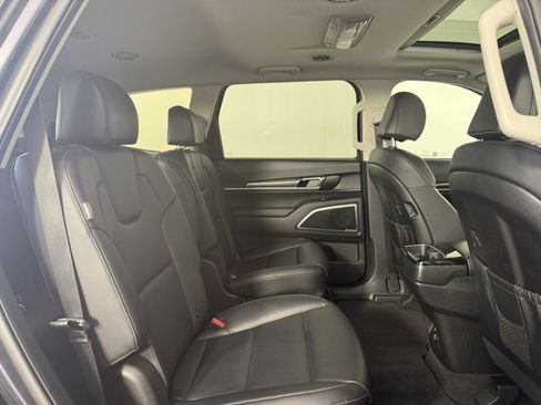 Used 2025 Kia Telluride S FWD image 13