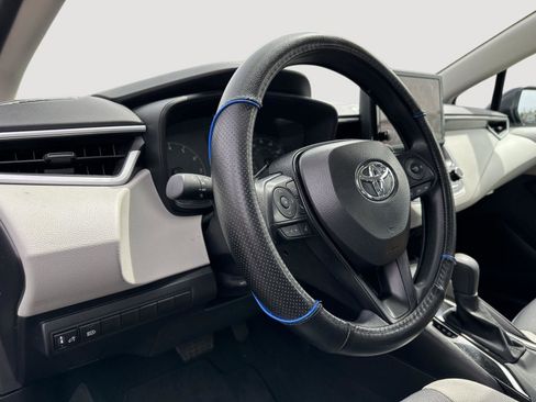 Used 2025 Toyota Corolla LE image 11