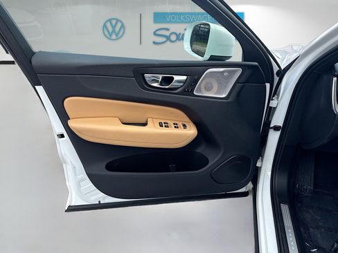 Used 2019 Volvo XC60 T8 Inscription w/ Advanced Package image 20