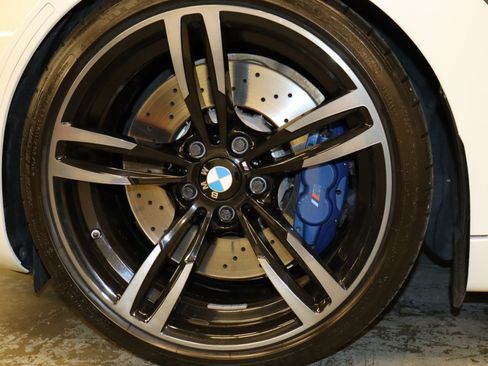 Used 2017 BMW M2 RWD image 18