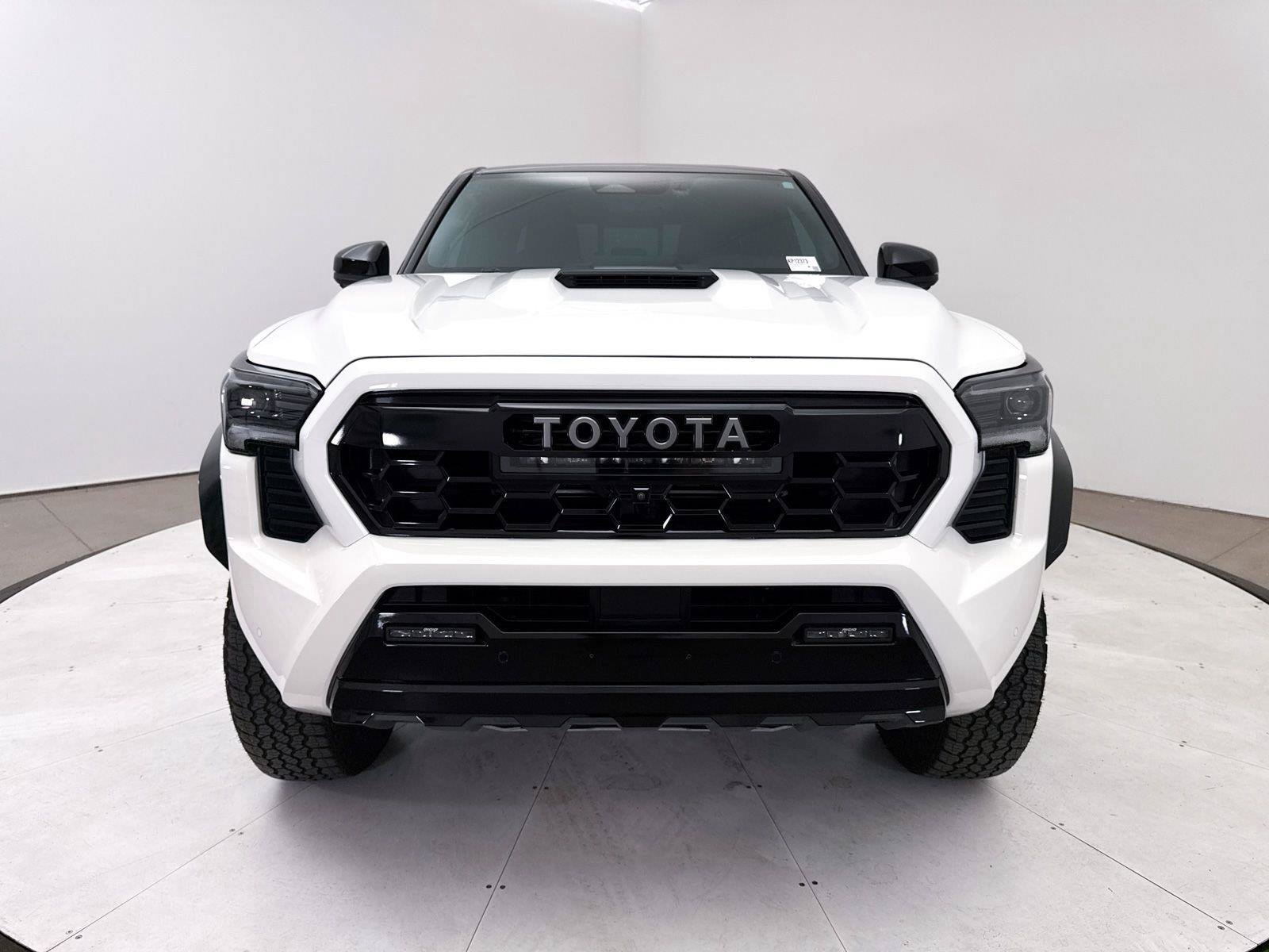 Used 2025 Toyota Tacoma TRD Pro AWD/4WD image 15