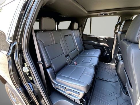 Used 2025 Chevrolet Tahoe RST w/ Comfort Package AWD/4WD image 25