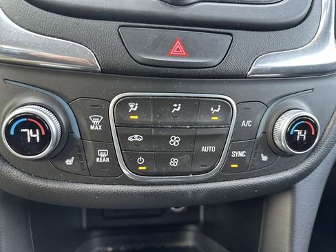 Used 2019 Chevrolet Equinox LT w/ Driver Convenience Package AWD/4WD image 18