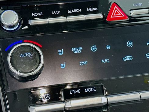 Used 2025 Hyundai Santa Fe Calligraphy image 22