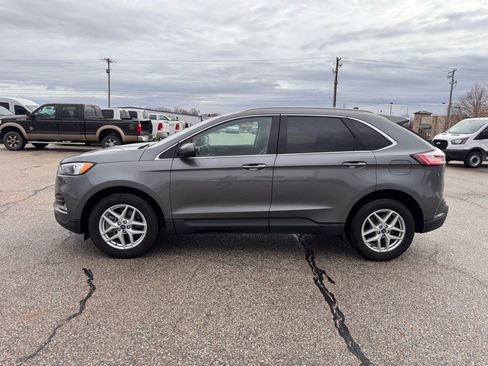 Used 2022 Ford Edge SEL w/ Convenience Package image 2