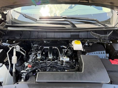 Used 2025 Nissan Pathfinder SV FWD image 19