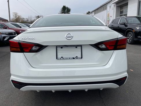 Used 2022 Nissan Altima 2.5 S FWD image 4