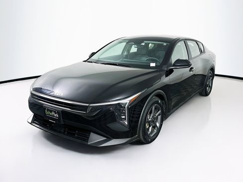 Used 2025 Kia K4 LXS FWD image 3