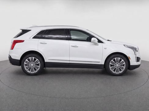 Used 2017 Cadillac XT5 Premium Luxury w/ LPO, Wheel Lock Package AWD/4WD image 8