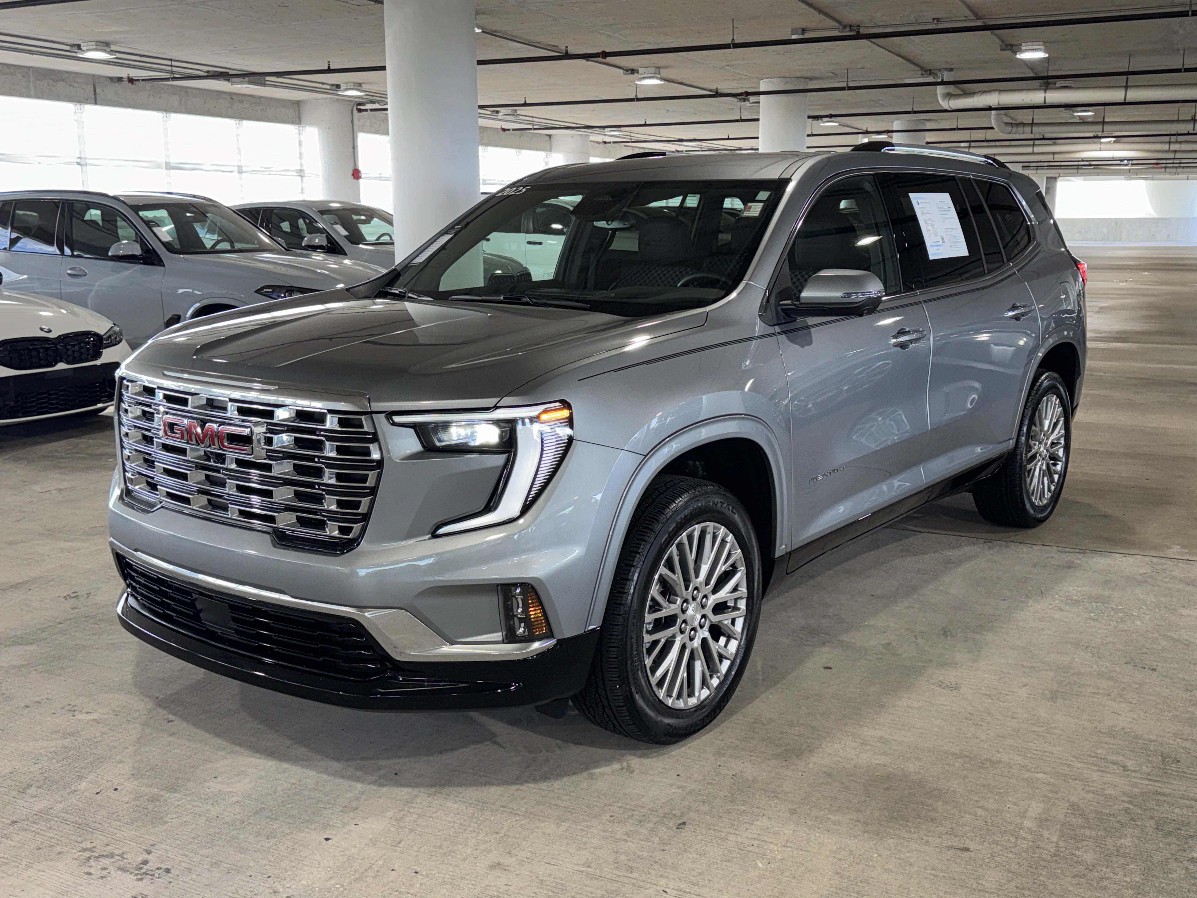 Used 2025 GMC Acadia Denali FWD image 4