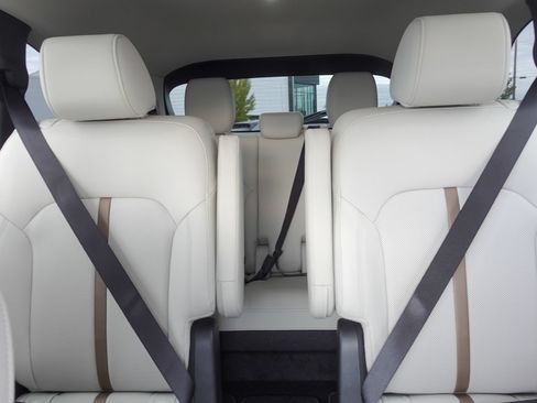 Certified 2024 MAZDA CX-90 Plug-In Hybrid w/ Premium Plus AWD/4WD image 16