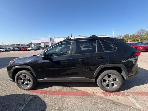 Used 2025 Toyota RAV4 XLE w/ Convenience Package FWD image 7