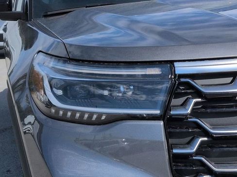 New 2026 Ford Explorer Platinum image 9