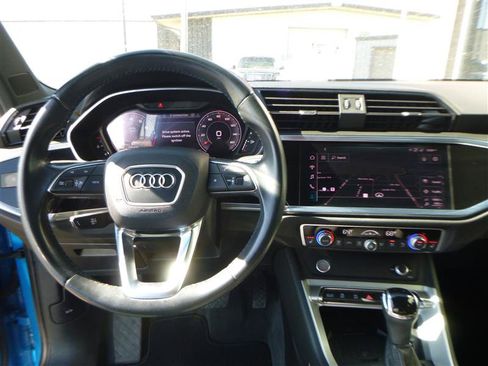 Used 2020 Audi Q3 2.0T Premium Plus w/ Premium Plus Package AWD/4WD image 10