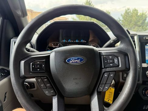 Used 2017 Ford F250 XLT w/ XLT Premium Package AWD/4WD image 30