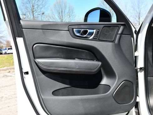 Used 2023 Volvo XC60 B5 Plus w/ Climate Package image 9