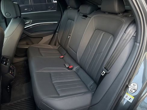 Used 2024 Audi Q8 e-tron Premium Plus image 15