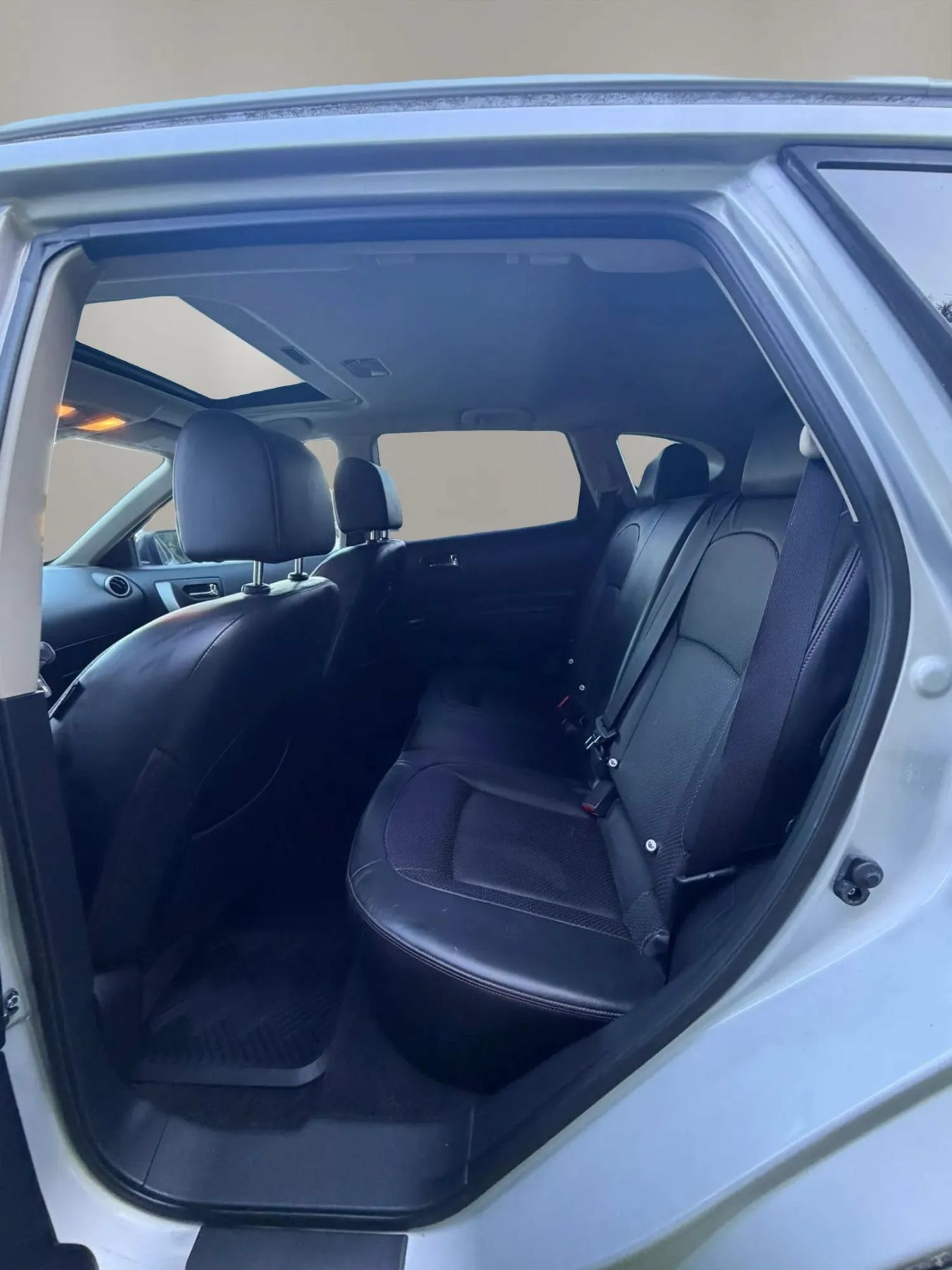 Used 2012 Nissan Rogue SL FWD image 11