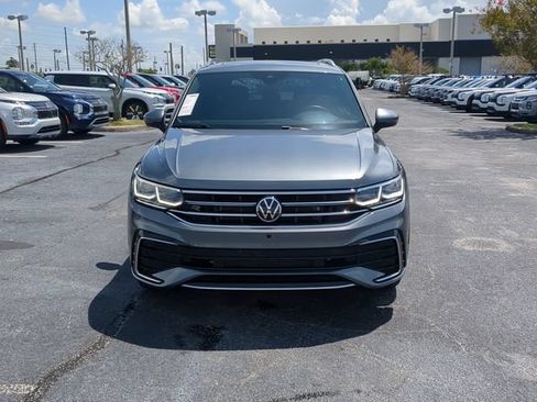 Used 2023 Volkswagen Tiguan SEL R-Line AWD/4WD image 3