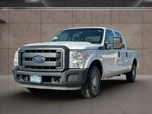 Used 2015 Ford F250 XL w/ Power Equipment Group RWD image 2