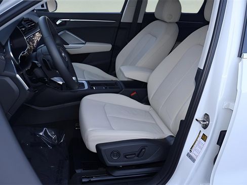 Used 2024 Audi Q3 2.0T Premium Plus image 12