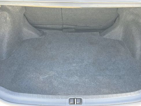 Used 2018 Toyota Corolla L FWD image 9
