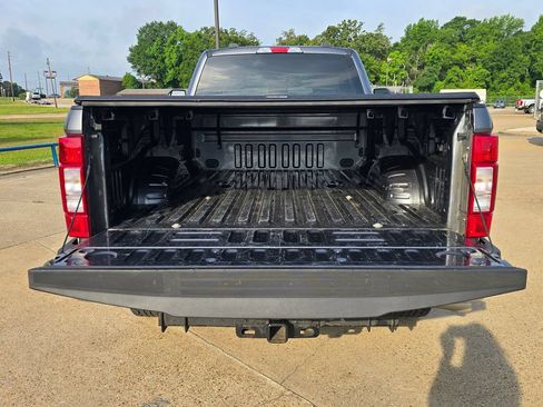 Used 2022 Ford F250 XLT w/ Camper Package RWD image 8