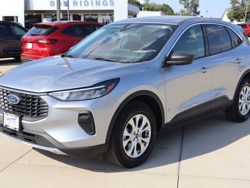 Used 2024 Ford Escape Active image 2