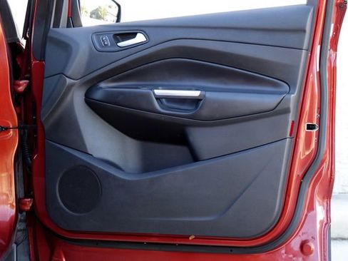 Used 2019 Ford Escape SE image 26