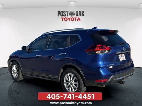 Used 2018 Nissan Rogue SV FWD image 3