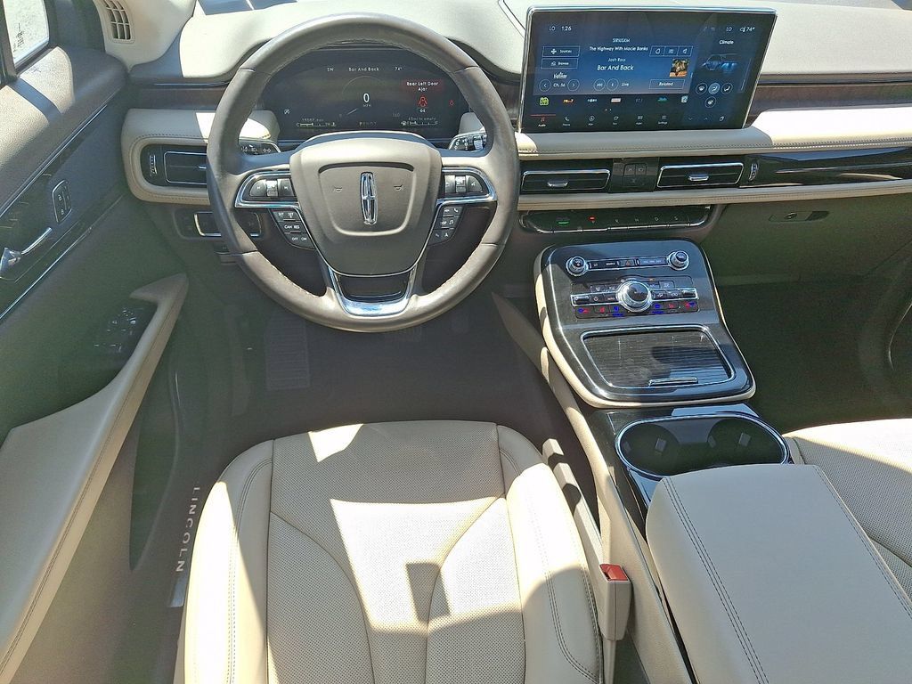 Certified 2023 Lincoln Nautilus Reserve AWD/4WD image 11