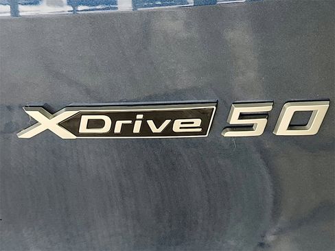 Used 2024 BMW iX xDrive50 w/ Premium Package image 33