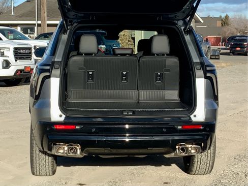 New 2026 Chevrolet Traverse RS w/ LPO, Floor Liner Package image 23