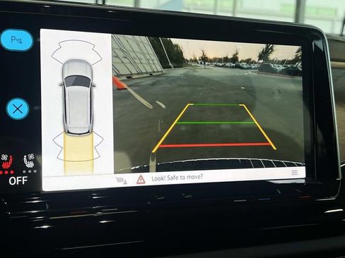 New 2026 Volkswagen Atlas SE FWD image 18