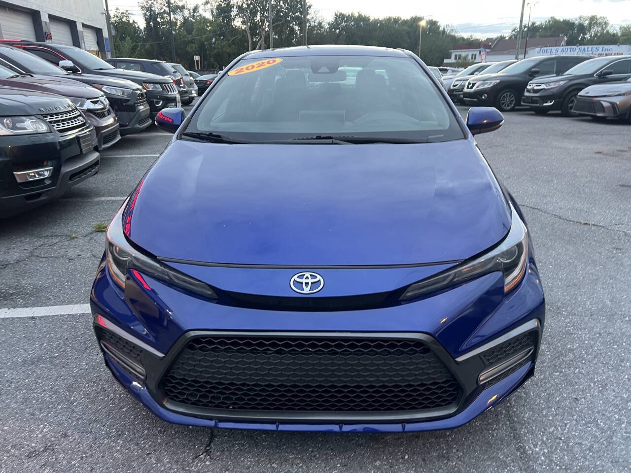 Used 2020 Toyota Corolla SE w/ SE Premium Package FWD image 2