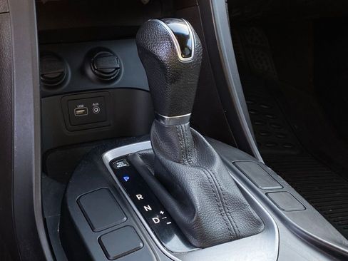 Used 2017 Hyundai Santa Fe Sport image 17