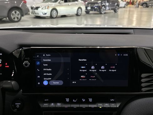 Used 2026 Toyota Camry SE w/ Multimedia Upgrade Package image 31