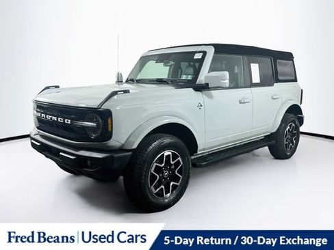 Used 2023 Ford Bronco Outer Banks AWD/4WD image 3