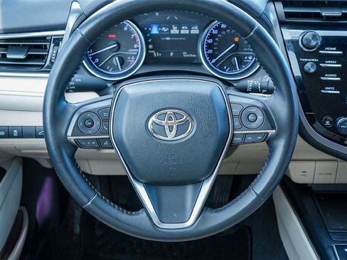 Used 2018 Toyota Camry L image 15