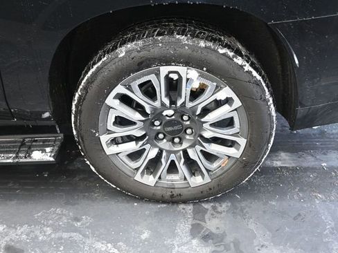 Used 2024 GMC Yukon XL Denali Ultimate image 15