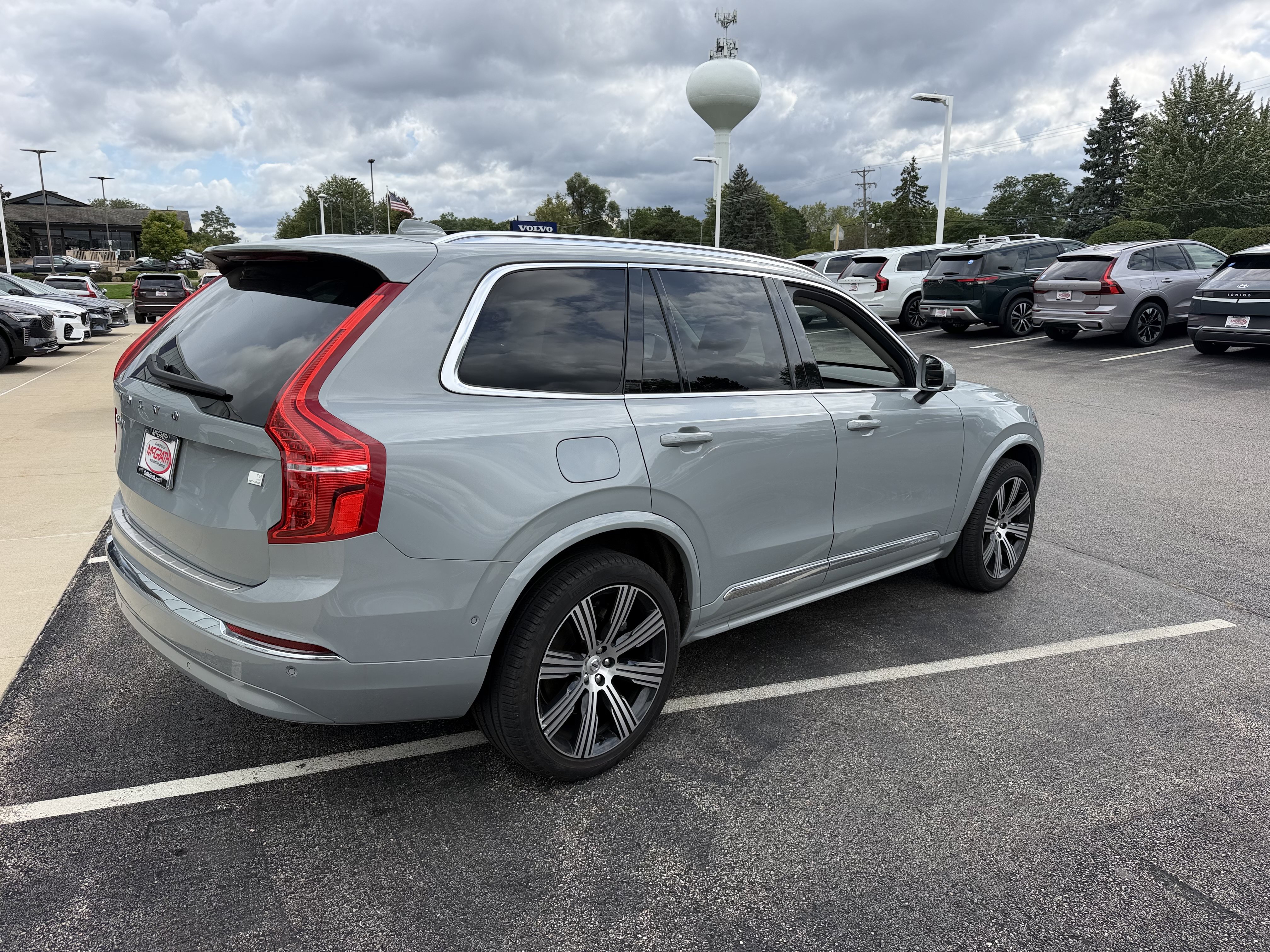 Used 2024 Volvo XC90 T8 Plus w/ Protection Package Premier AWD/4WD image 4