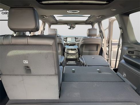 New 2026 Jeep Grand Wagoneer L 4WD w/ Premium Group I image 27